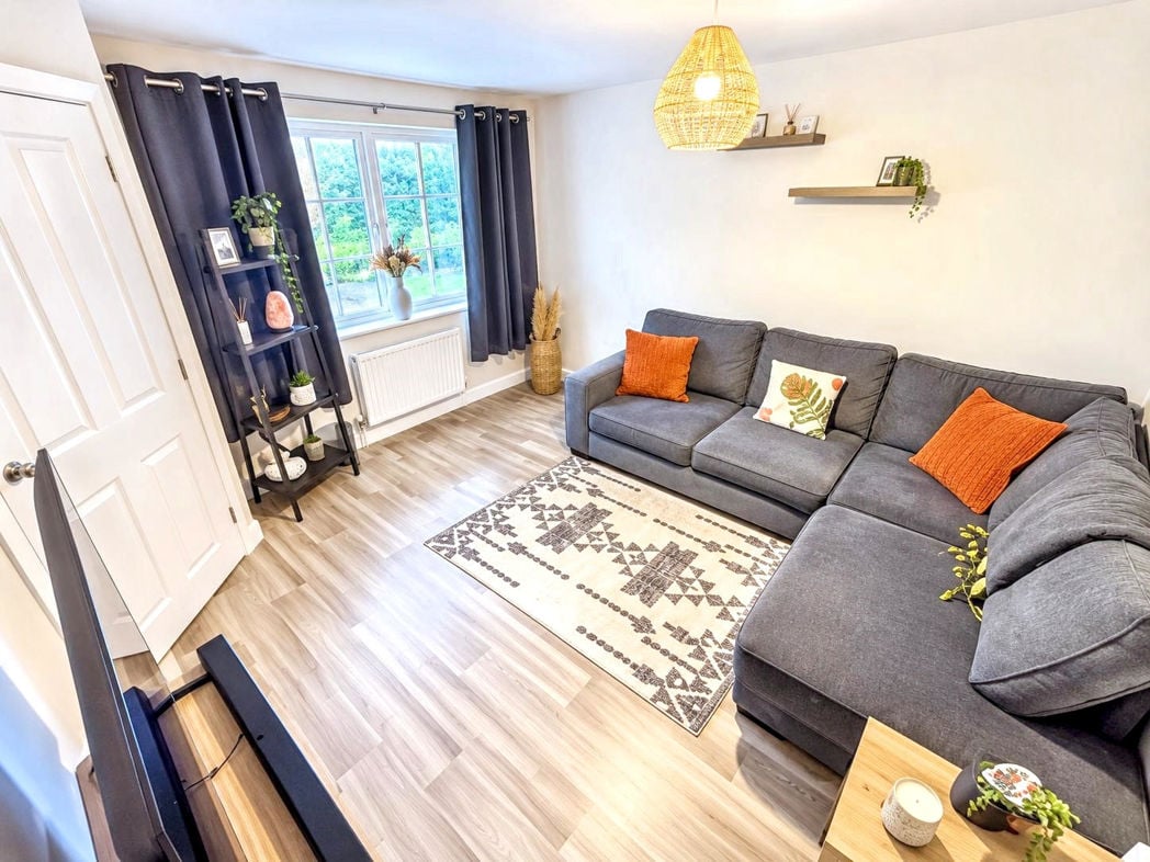 Property image 3 of 19