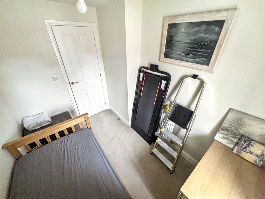 Property image 16 of 19