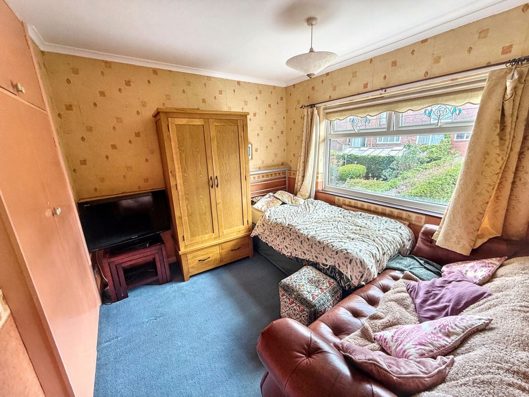 Property image 8 of 12