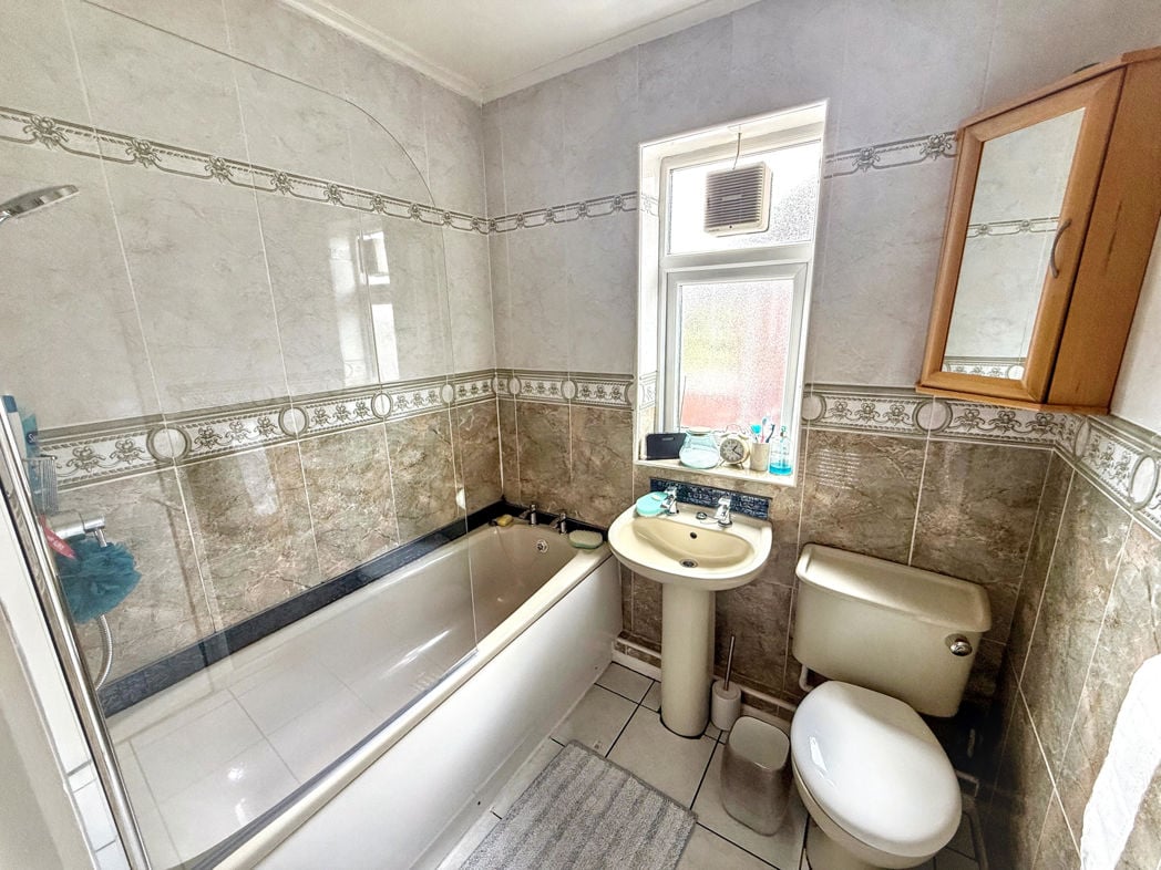 Property image 10 of 12