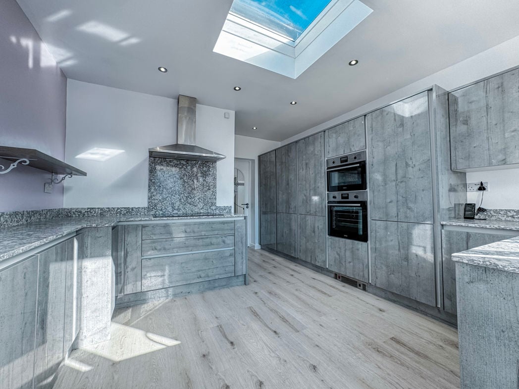 Property image 11 of 23