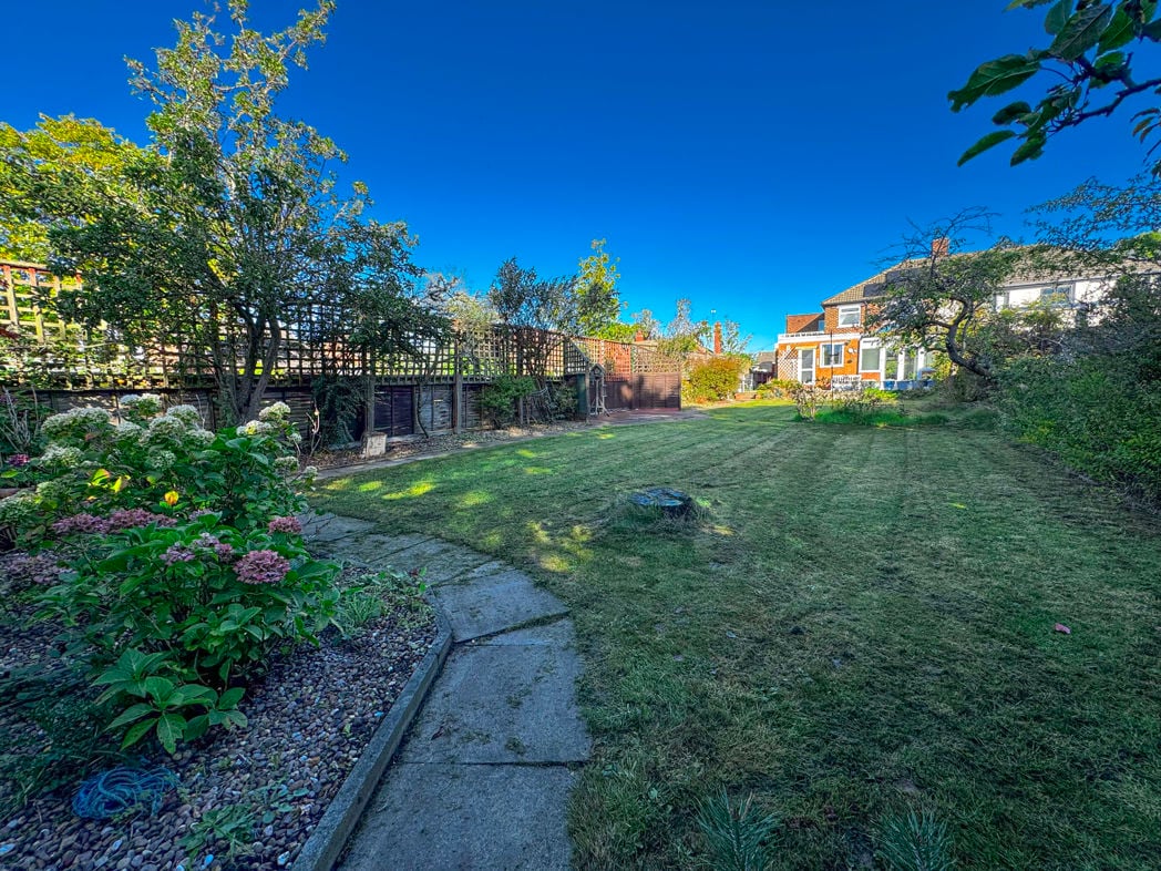 Property image 3 of 23
