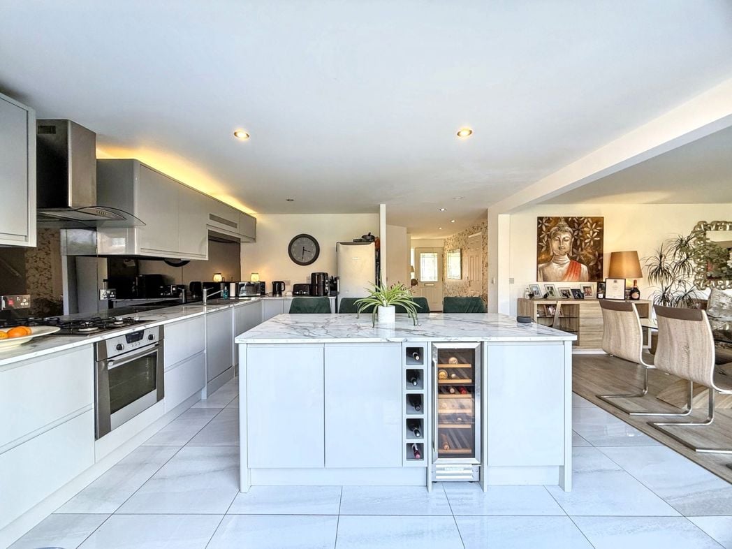 Property image 11 of 40