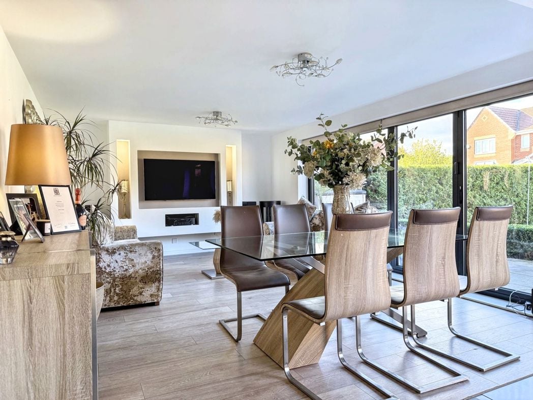 Property image 8 of 40