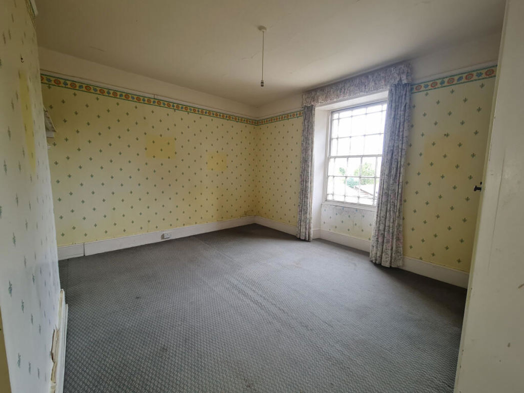 Property image 25 of 48