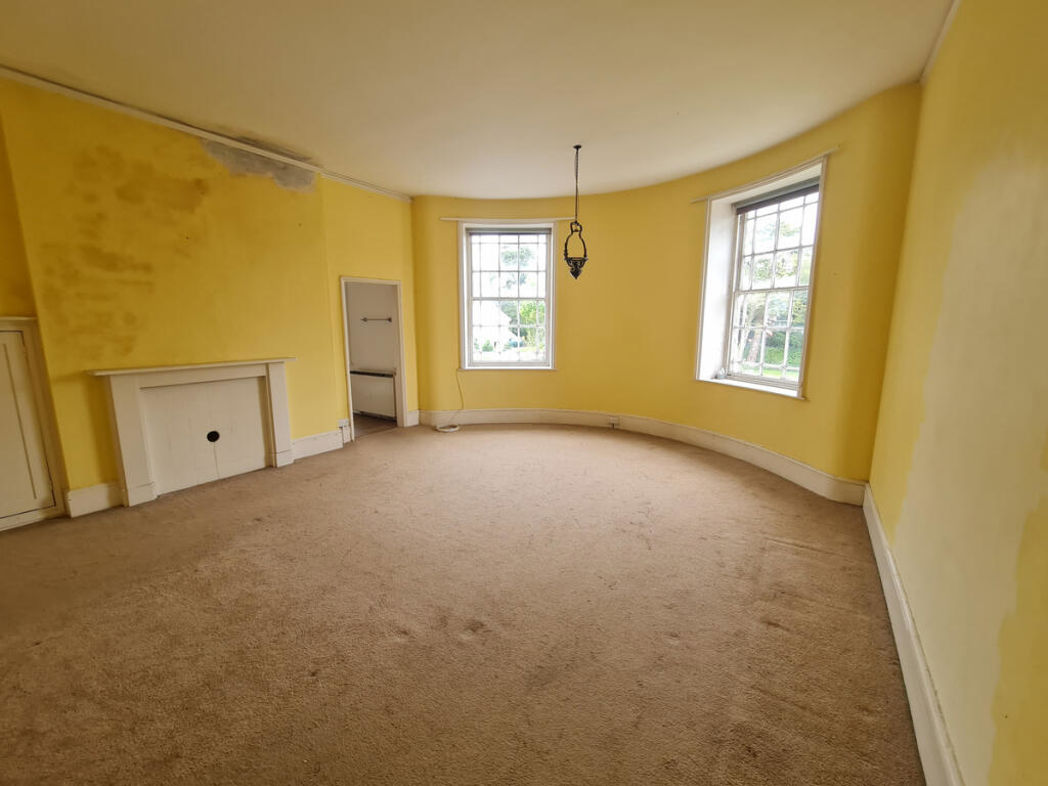 Property image 34 of 48