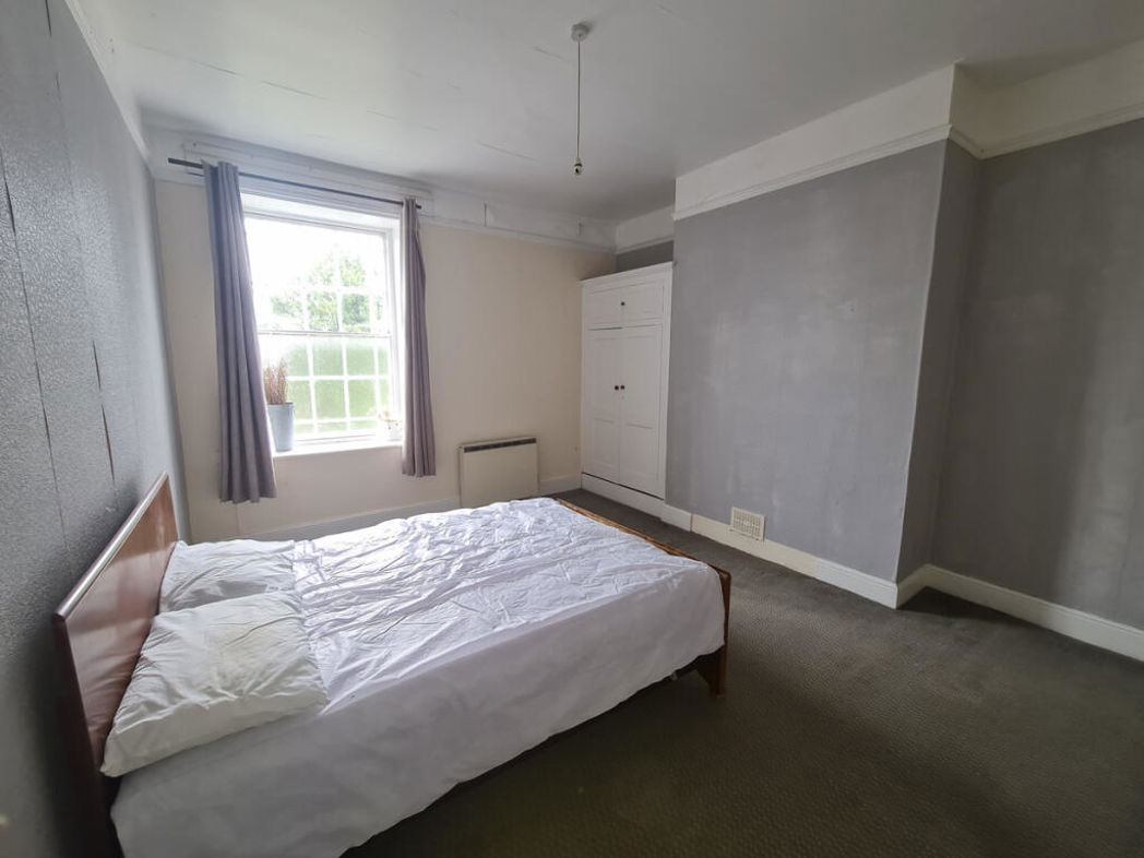 Property image 35 of 48