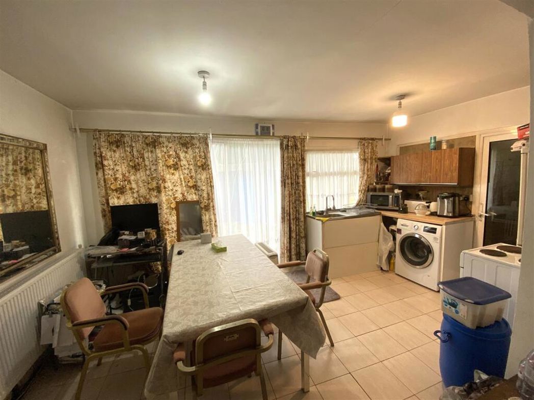 Property image 3 of 13