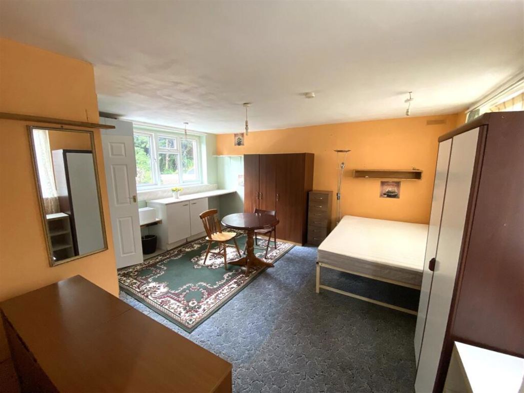 Property image 5 of 13