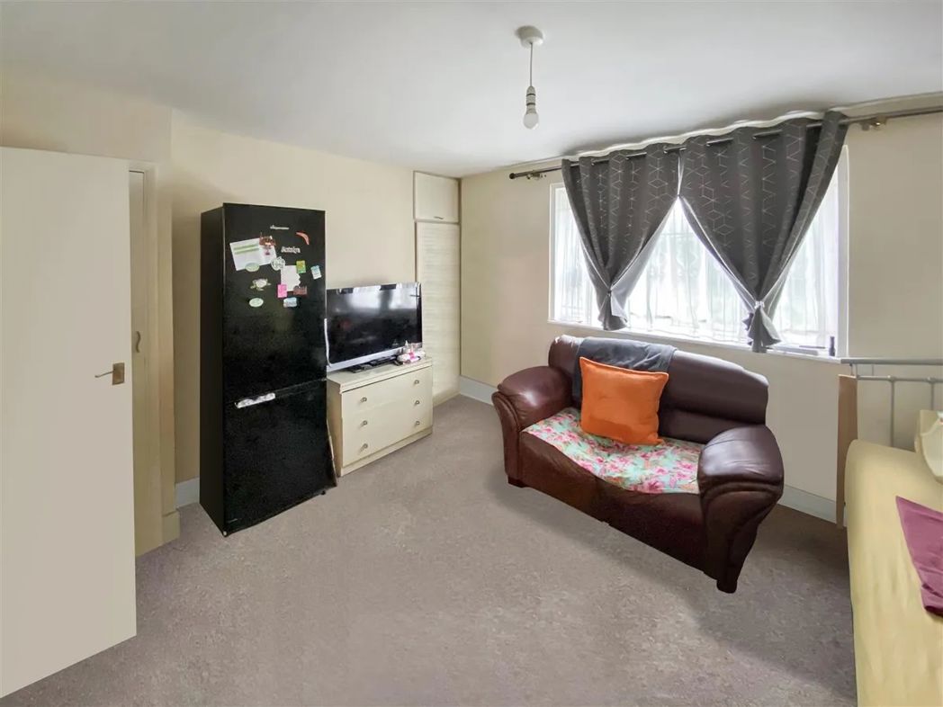 Property image 2 of 6