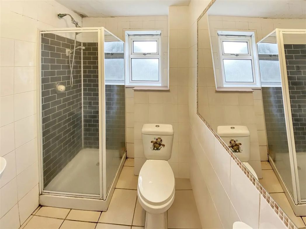 Property image 5 of 6