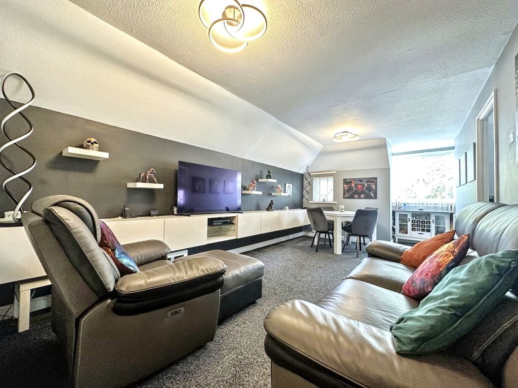 Property image 2 of 9