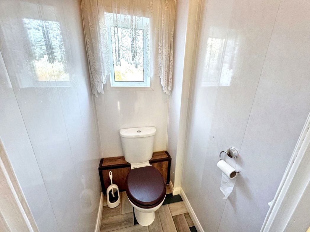 Property image 11 of 12