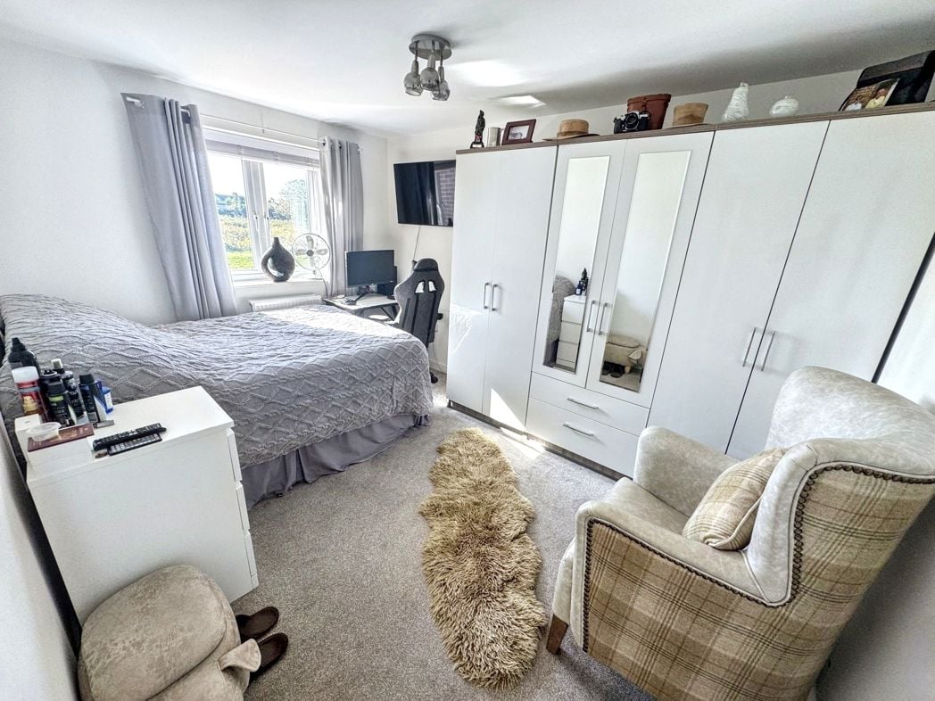 Property image 16 of 26