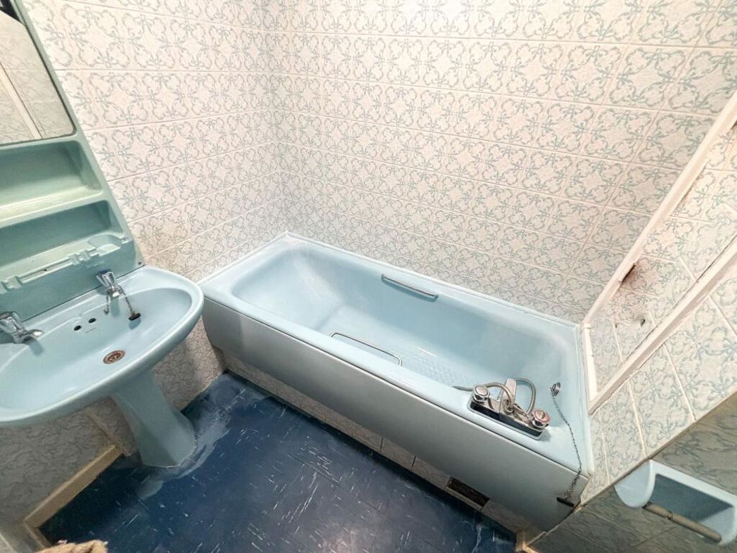 4 Hatfield House, London, E11 1NX