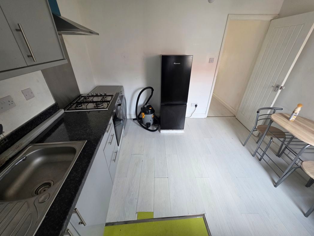 Property image 5 of 9