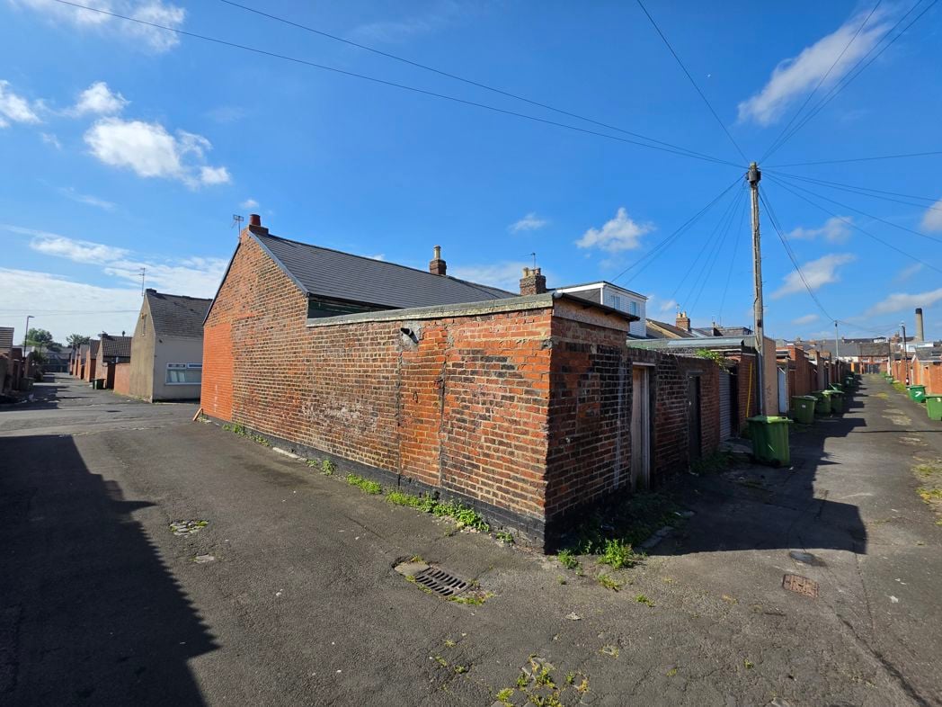 Property image 8 of 9