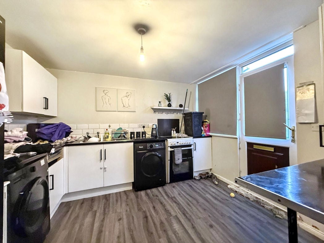 Property image 4 of 11