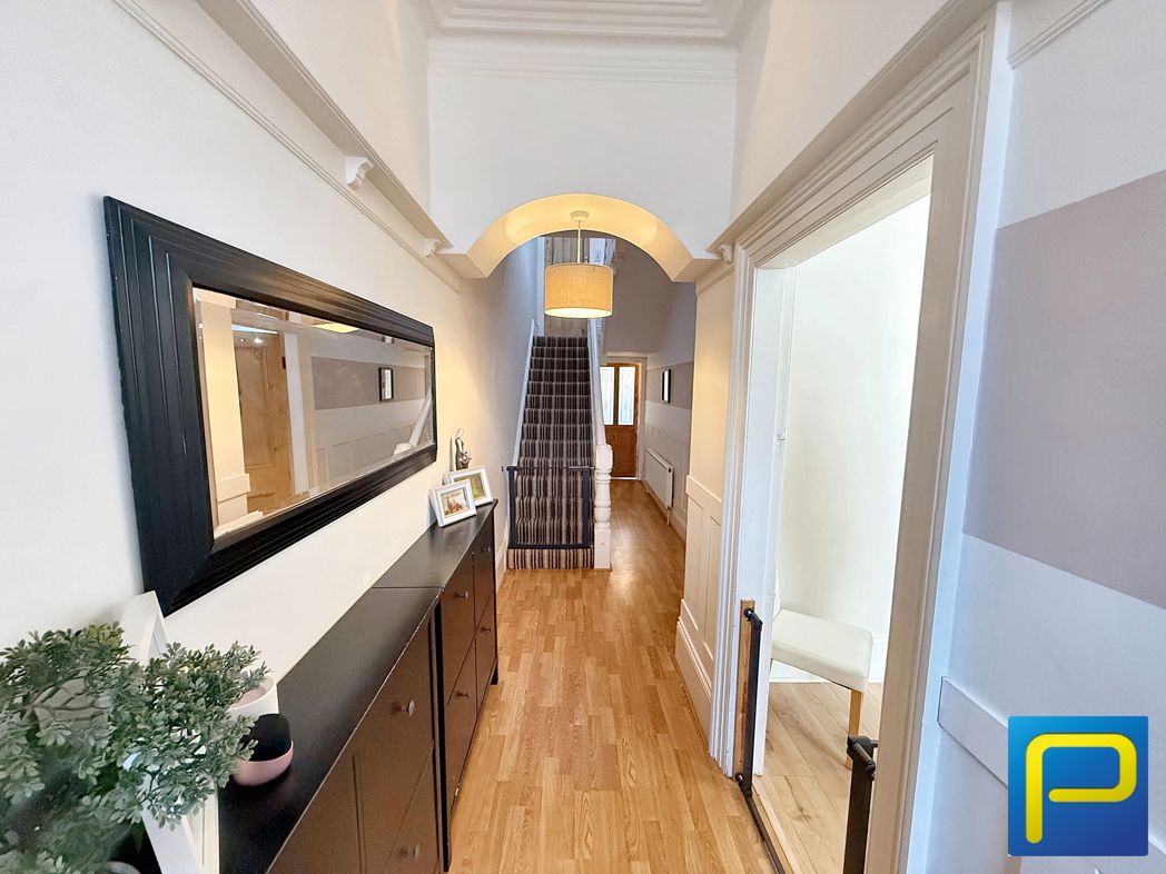 Property image 2 of 12