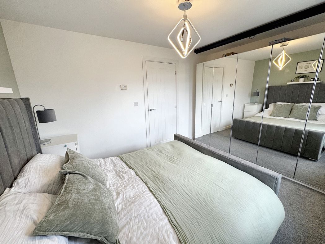 Property image 8 of 12