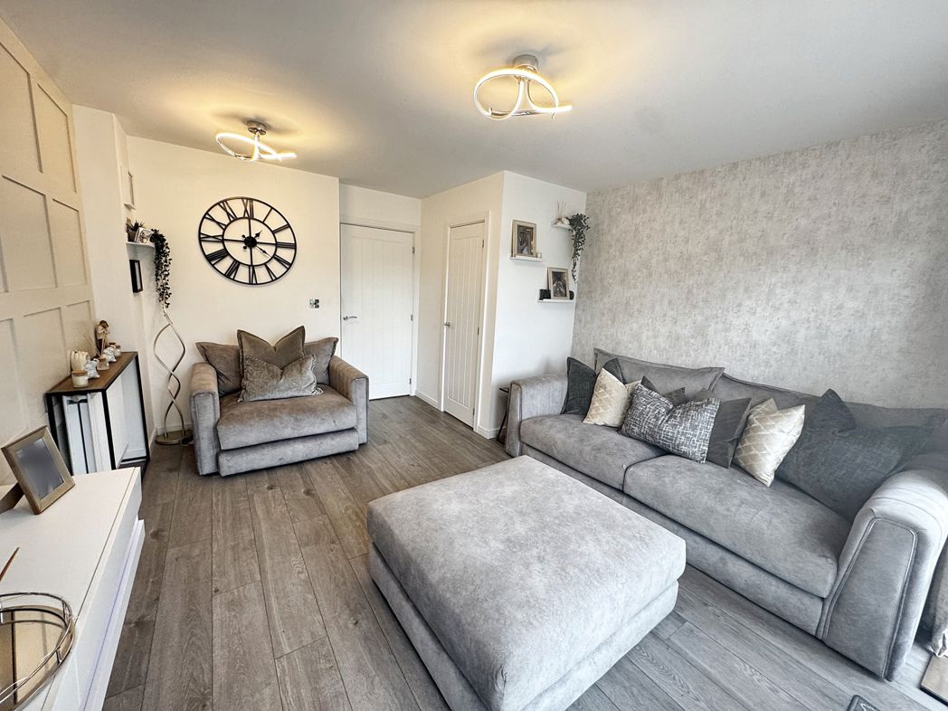 Property image 2 of 12