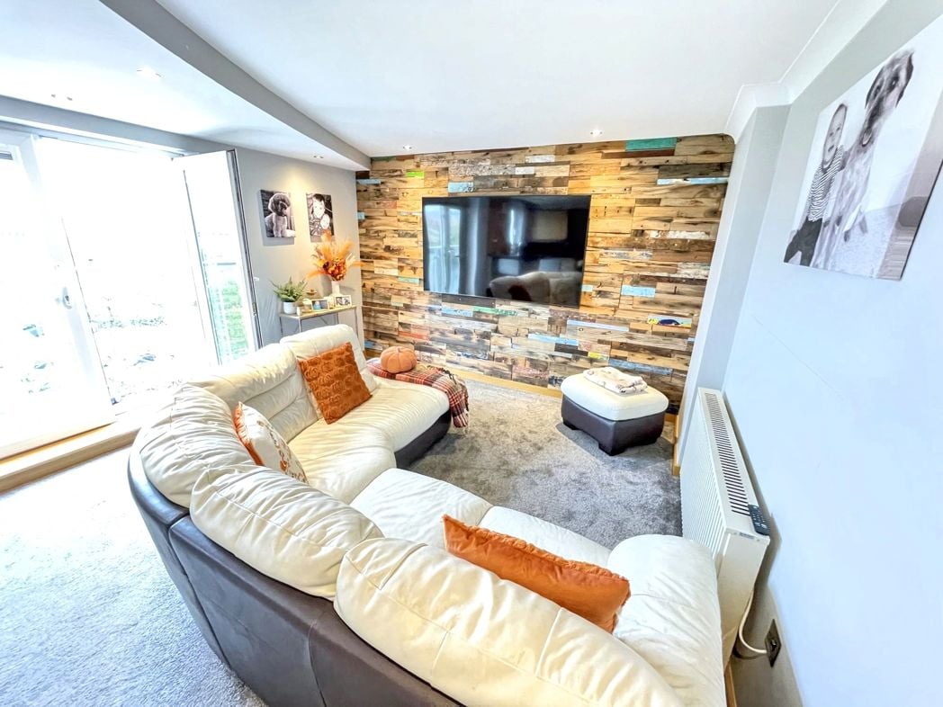 Property image 3 of 8
