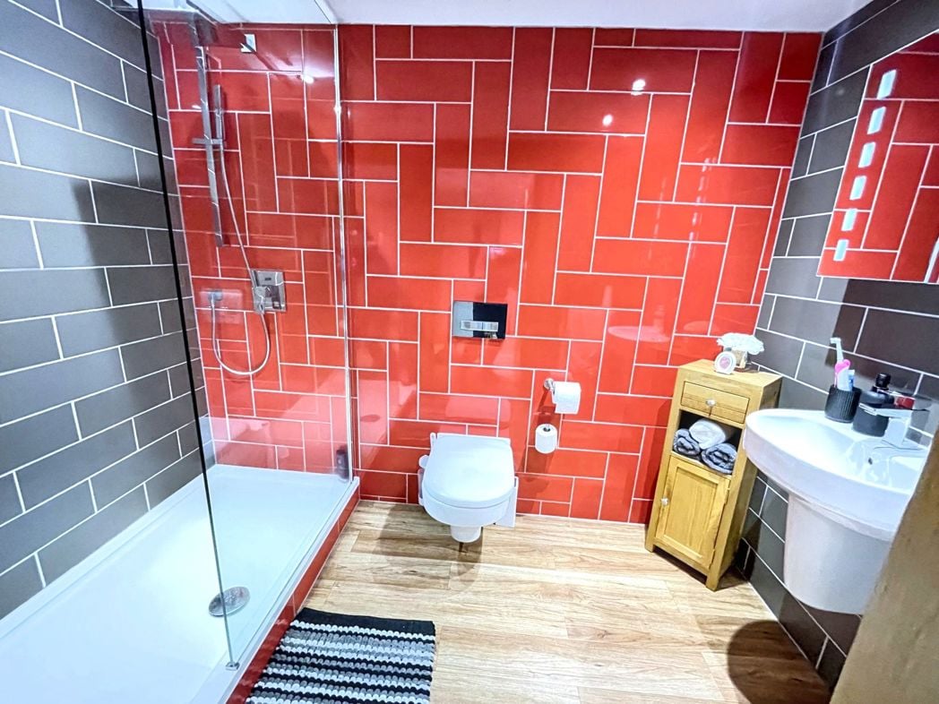 Property image 6 of 8