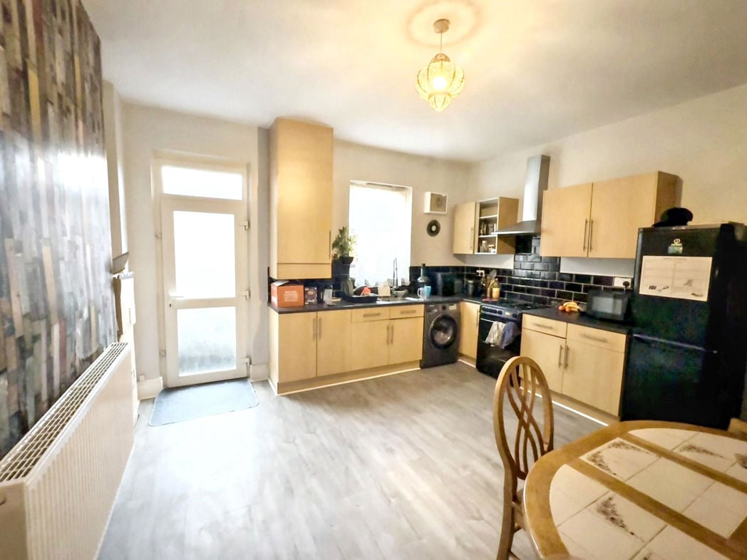 Property image 5 of 9