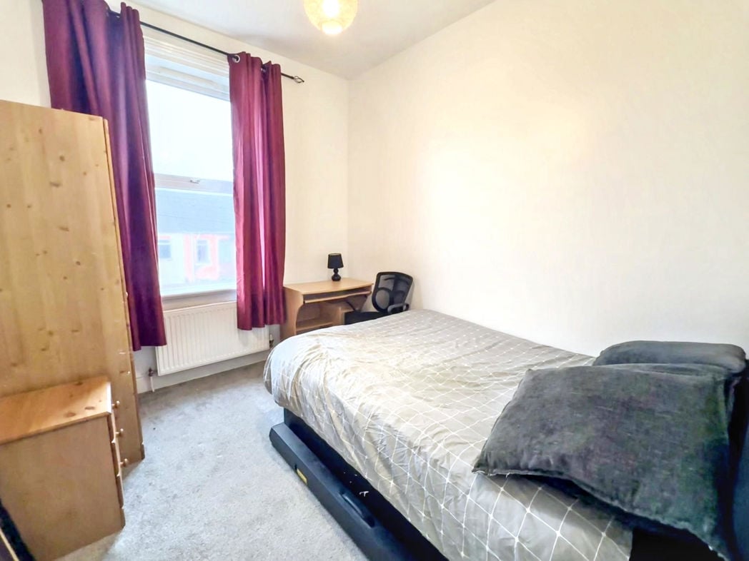 Property image 8 of 9