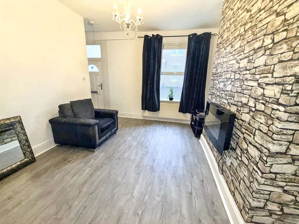 Property image 3 of 9