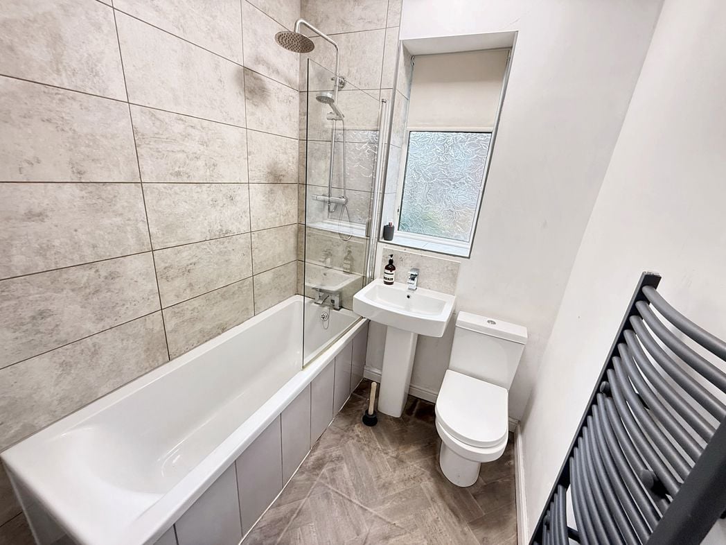 Property image 7 of 9