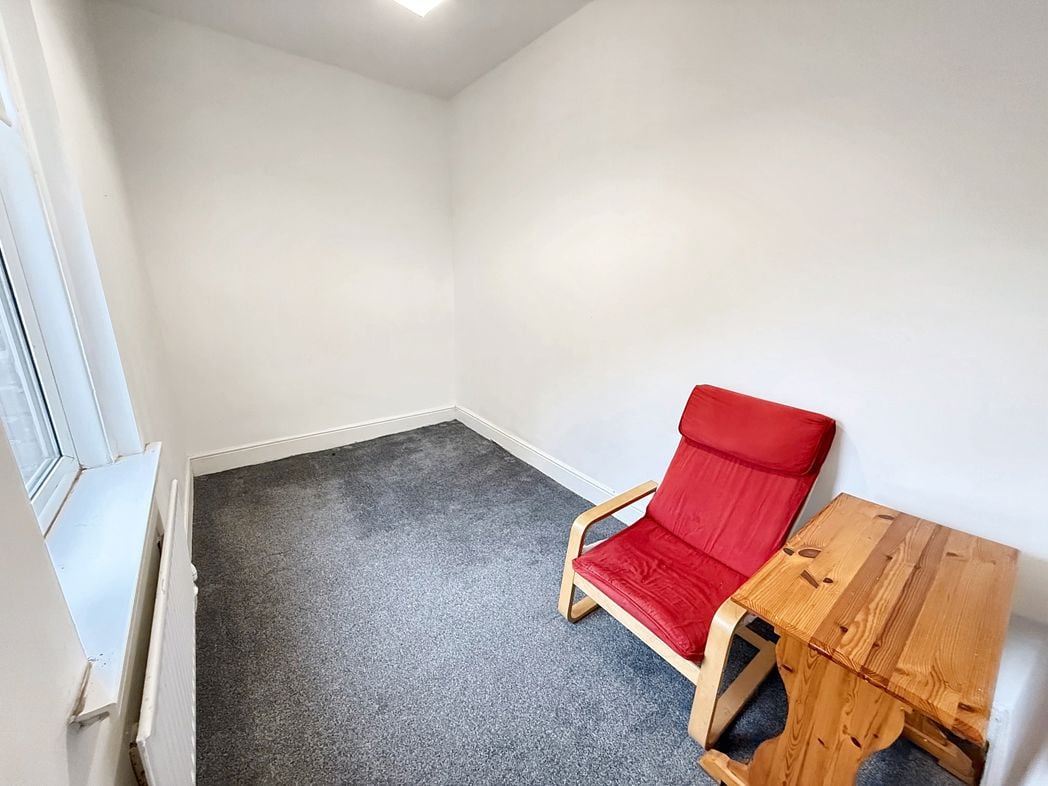 Property image 6 of 9