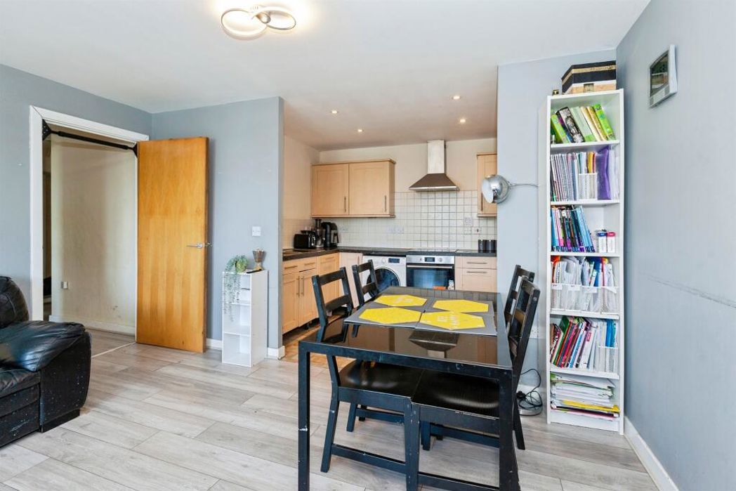 Property image 7 of 17