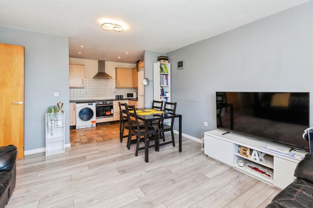 Property image 5 of 17