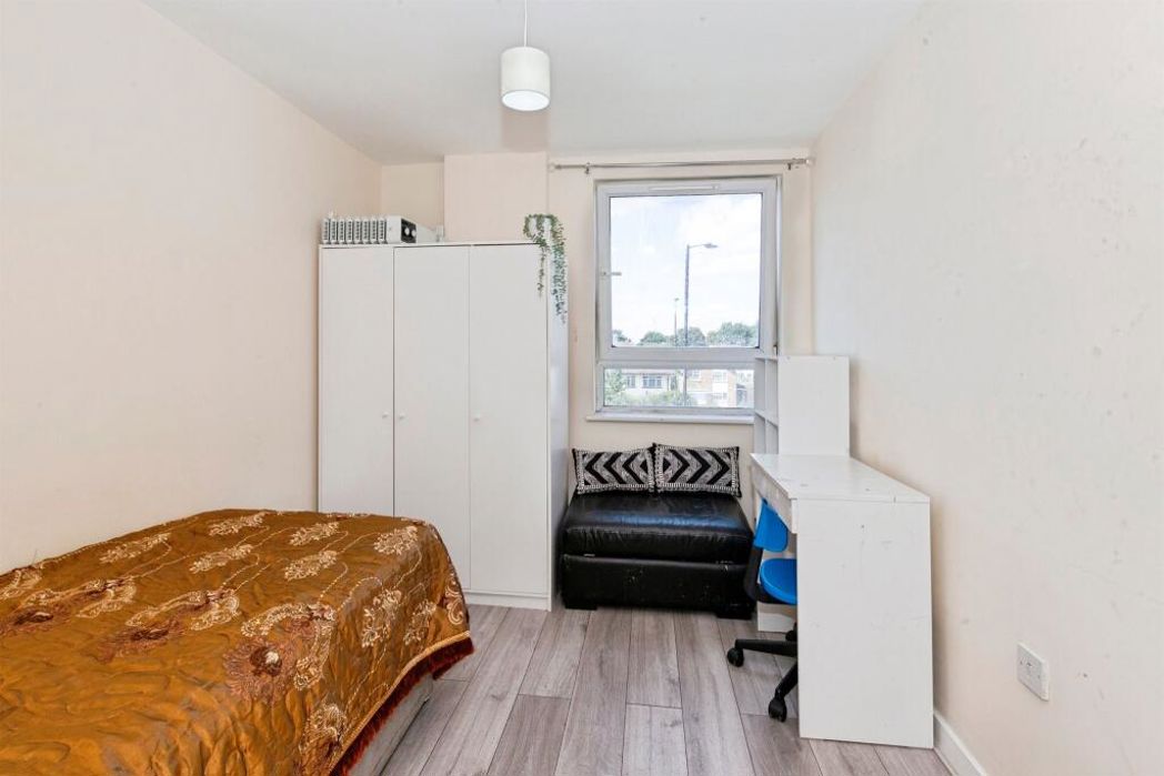 Property image 12 of 17