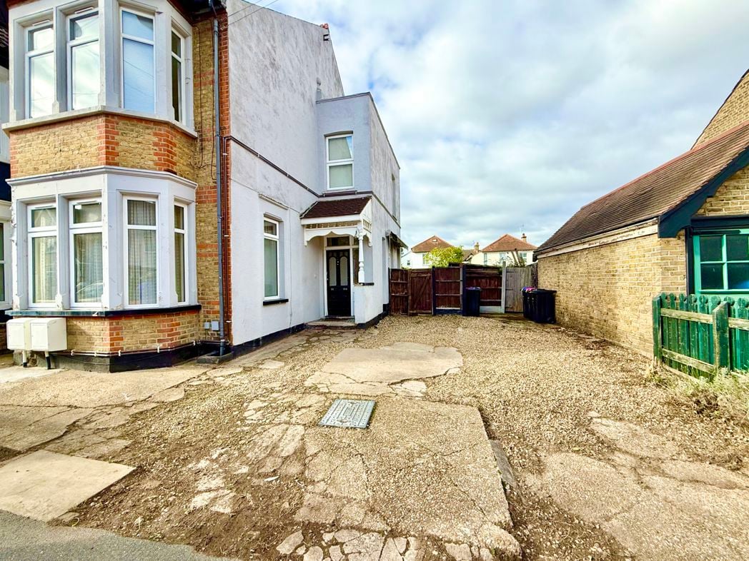 Property image 4 of 28