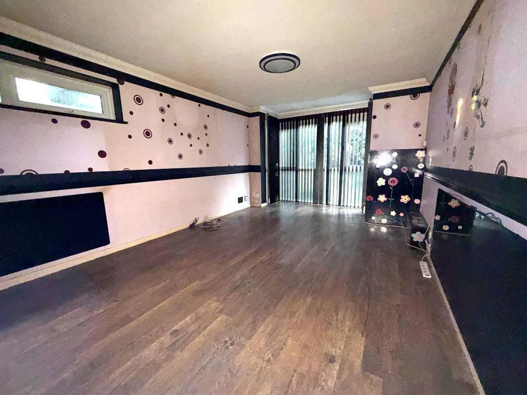 9 Woburn Court, Luton, Bedfordshire, LU4 9BB