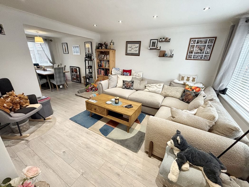 Property image 2 of 19