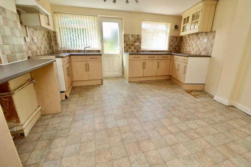 Property image 2 of 15
