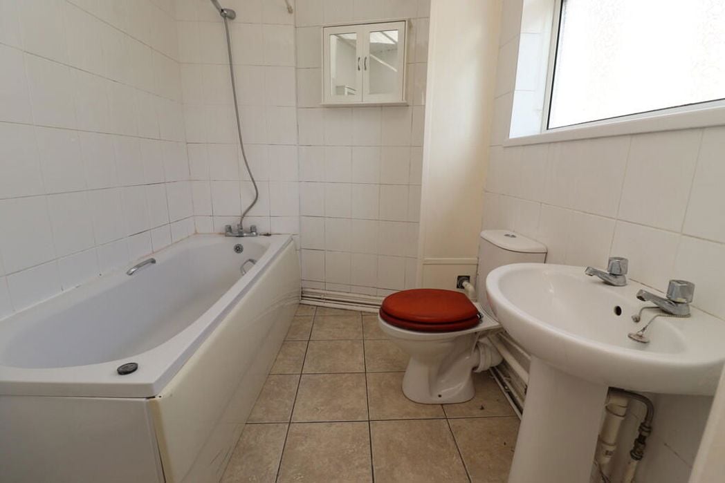 Property image 11 of 15