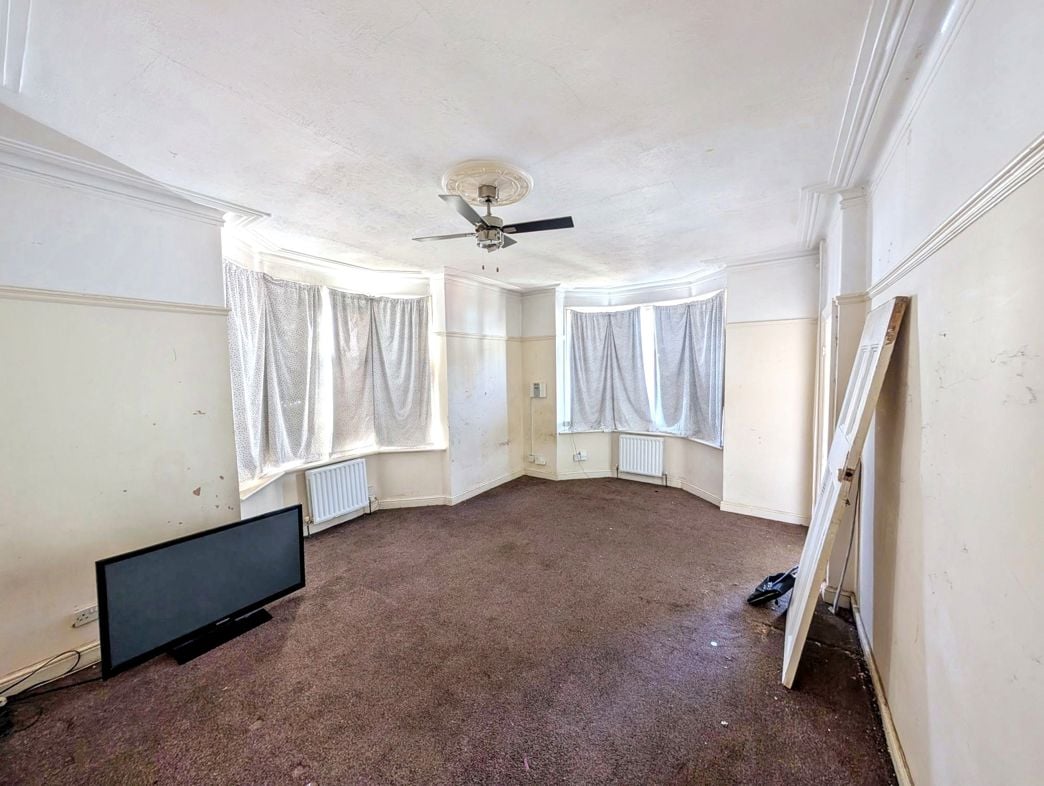 Property image 2 of 11