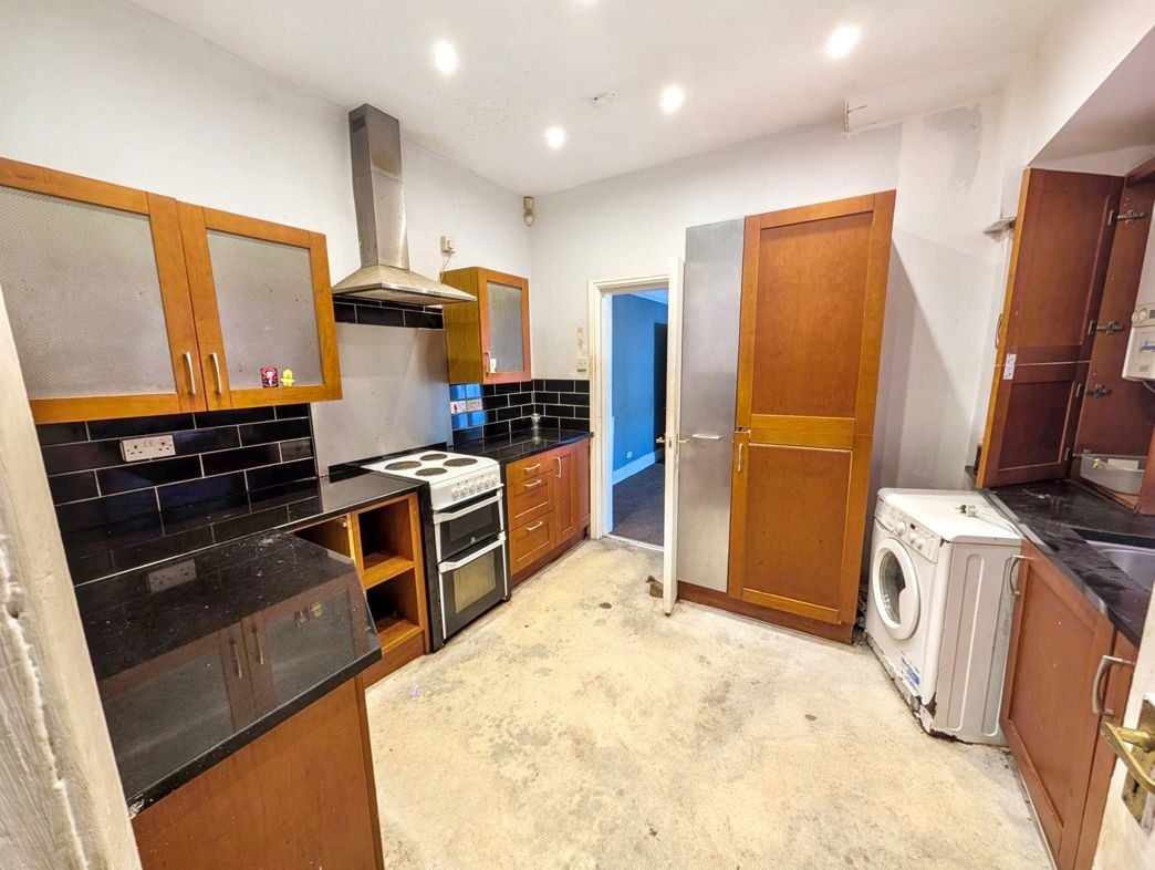 Property image 5 of 11
