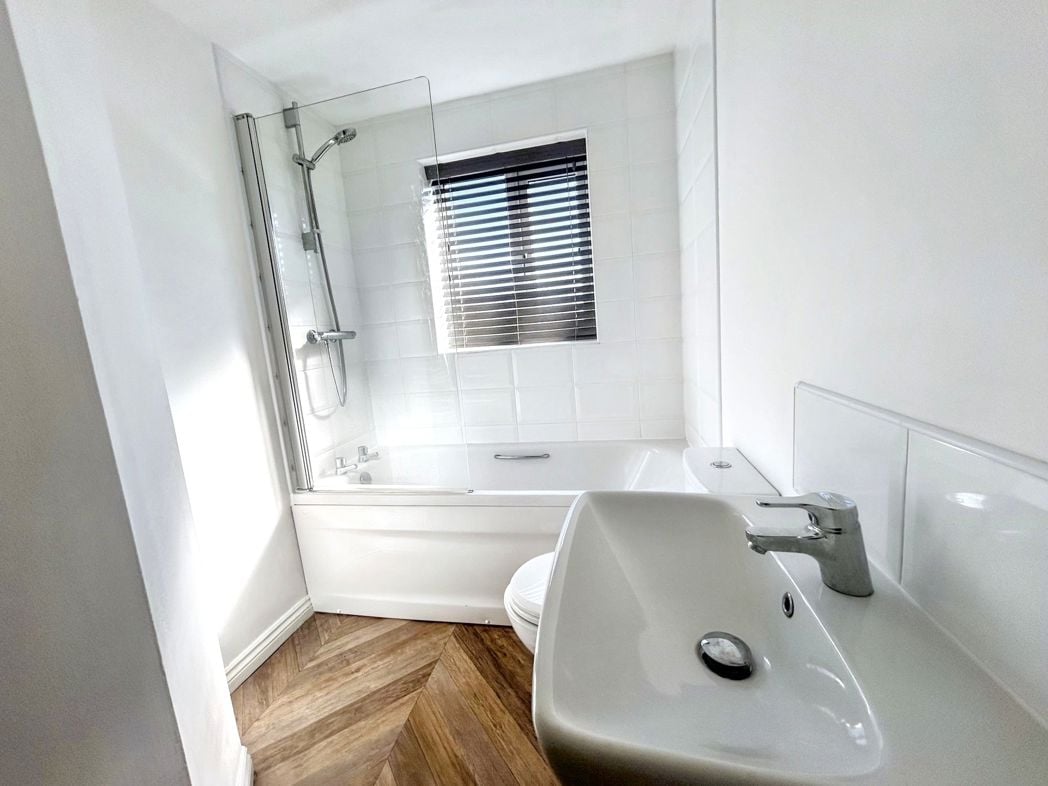 Property image 5 of 8
