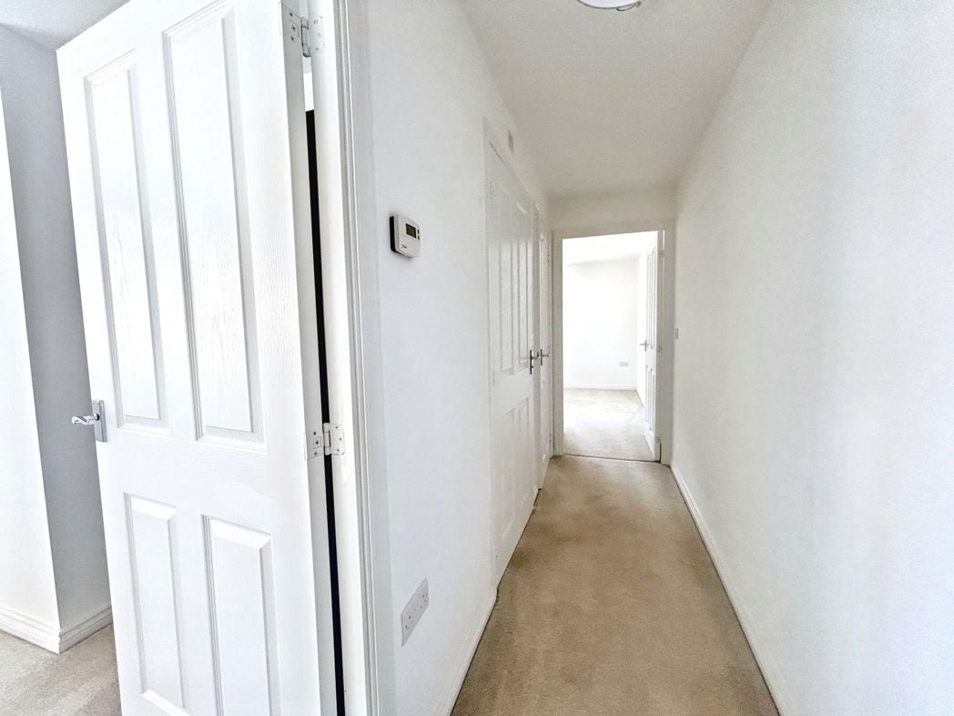 Property image 4 of 8