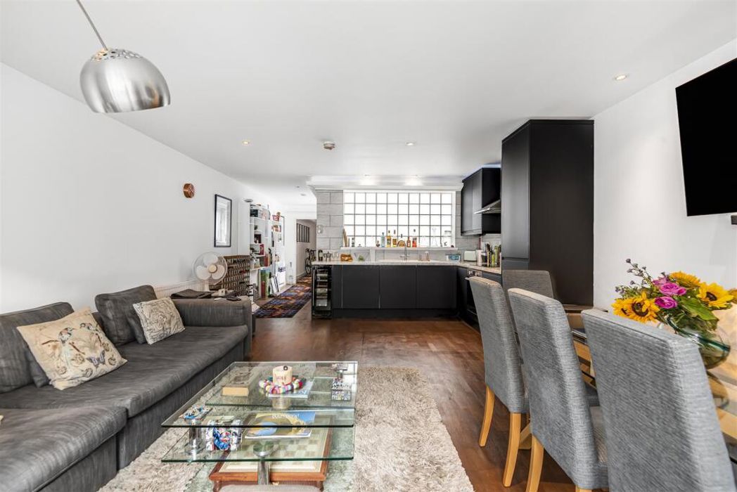 Flat B, 2-3 Shakespeare Terrace, , Richmond, Surrey, TW9 4PL