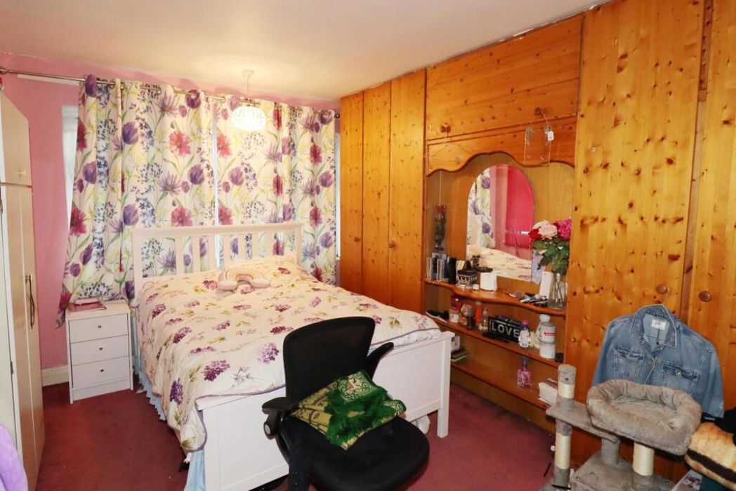 Property image 2 of 10