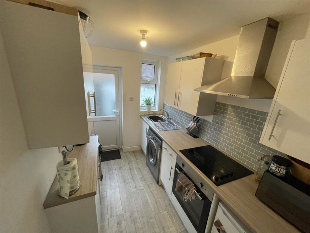 Property image 4 of 11