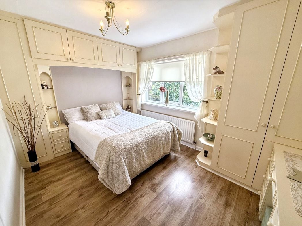 Property image 9 of 16