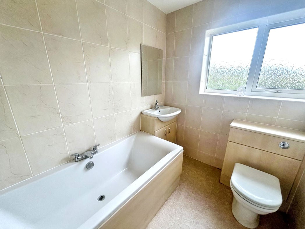 Property image 8 of 12