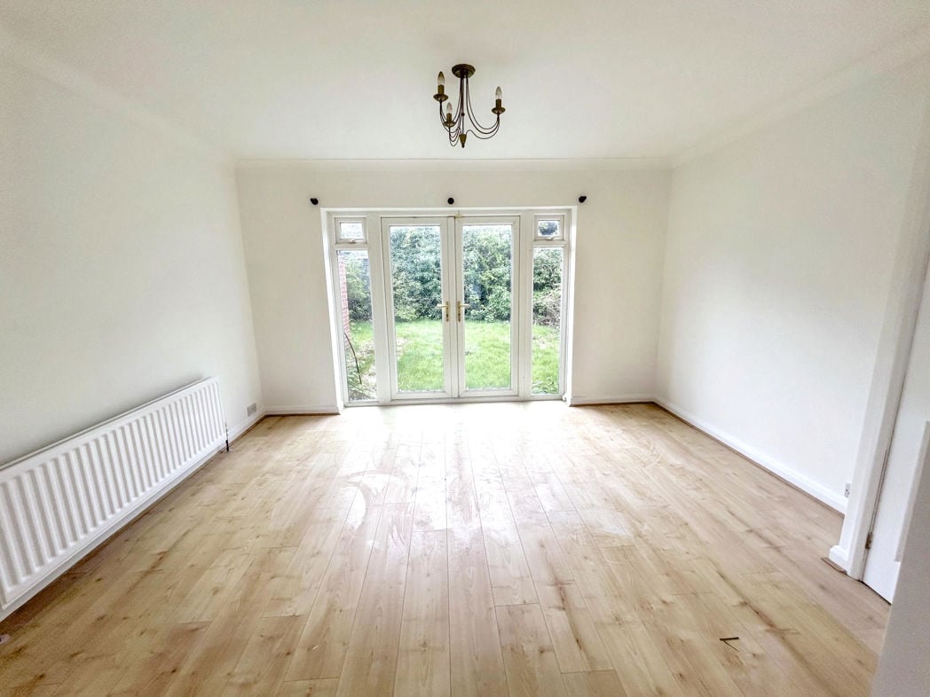 Property image 3 of 12